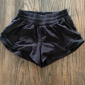 Lululemon hottie short size 2 excellent condition